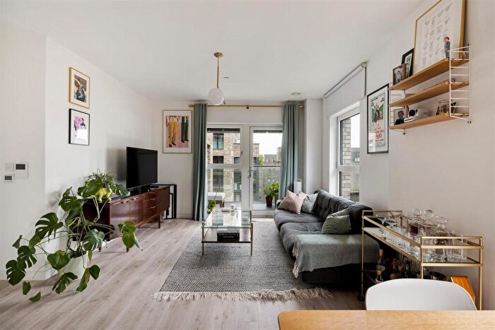 1 Bedroom Flat For Sale In Shipbuilding Way, Upton Park, E13