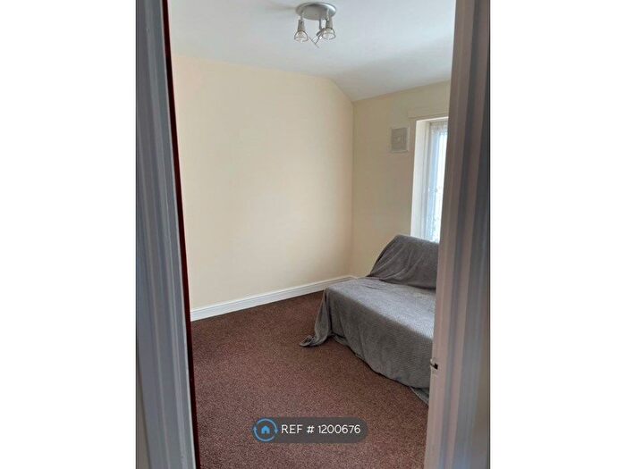 2 Bedroom End Of Terrace House To Rent In Thetford Gardens, Dagenham, RM9