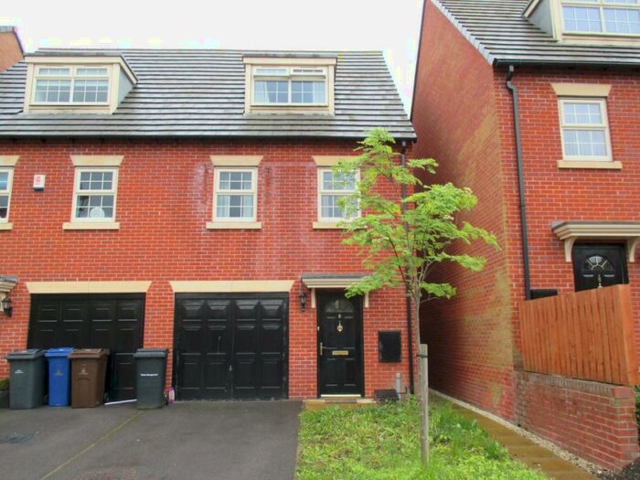 4 Bedroom Semi-Detached House To Rent In Great Stubbing, Wombwell, S73