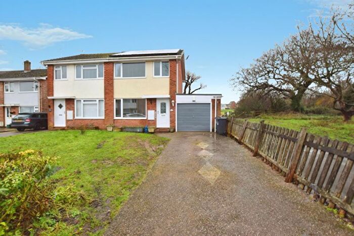 3 Bedroom Property For Sale In Langlands Road, Cullompton, EX15