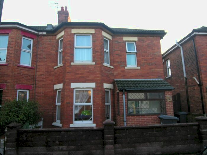 5 Bedroom Property To Rent In Shelbourne Road, Bournemouth, BH8