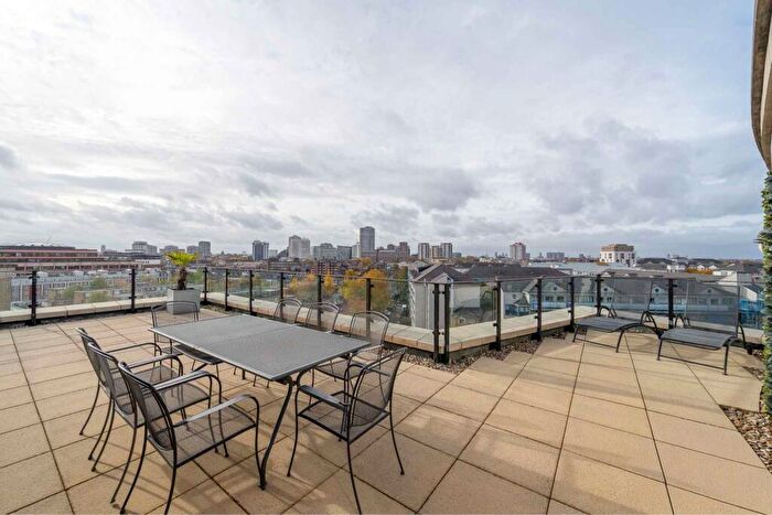 2 Bedroom Flat For Sale In Palgrave Gardens, London, NW1