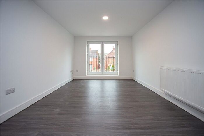 2 Bedroom Flat To Rent In Pennine Road, Cheltenham, Gloucestershire, GL52