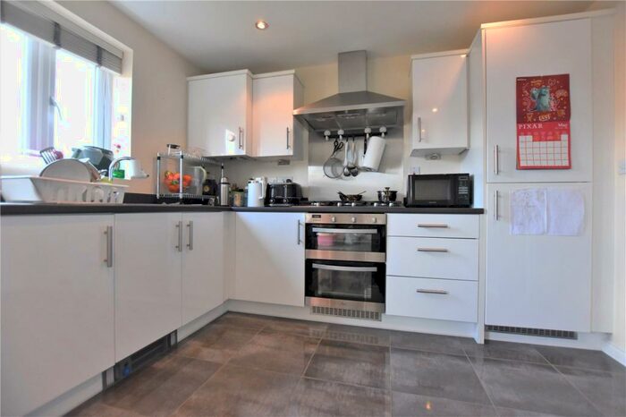 3 Bedroom End Of Terrace House To Rent In Oak Hill Lane, Didcot, Oxfordshire, OX11