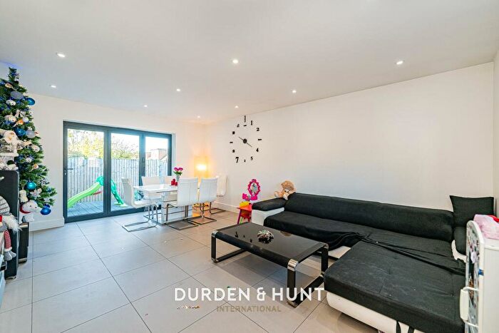 2 Bedroom Semi-Detached Bungalow For Sale In Brinkworth Road, Clayhall, IG5