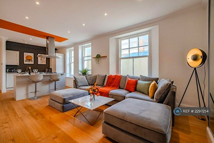 2 Bedroom Flat To Rent In Adelaide Mansions, Hove, BN3