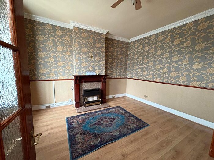 4 Bedroom Terraced House To Rent In Parkside Road, Bradford, West Yorkshire, BD5