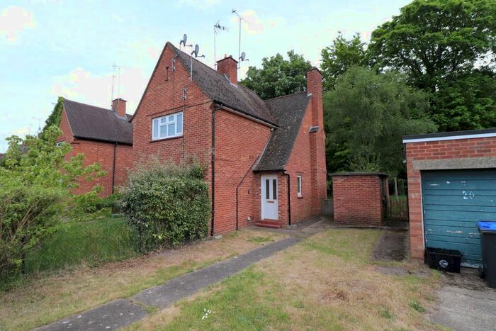 2 Bedroom Property To Rent In Gaviots Close, Gerrards Cross, SL9