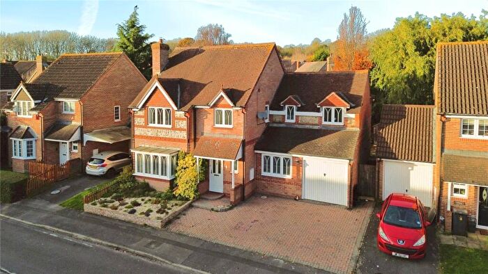 4 Bedroom Detached House For Sale In Foxglove Way, Thatcham, Berkshire, RG18