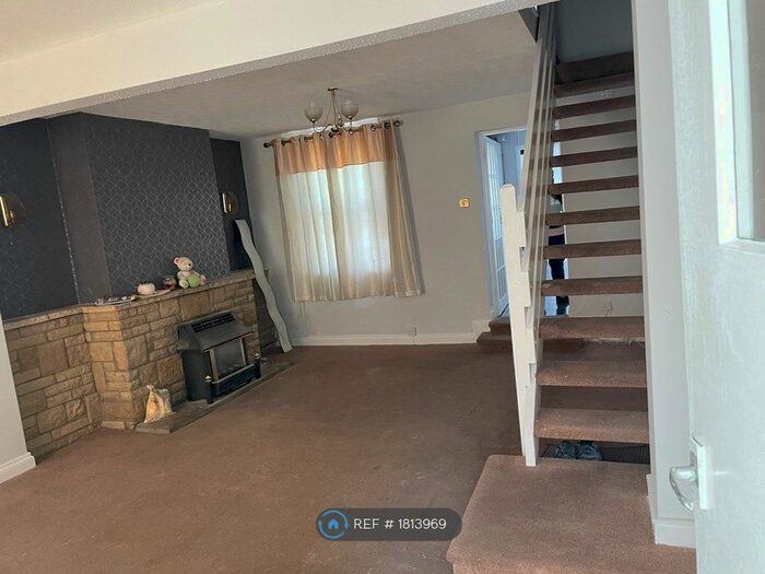 3 Bedroom Terraced House To Rent In Albion Street, Swindon, SN1