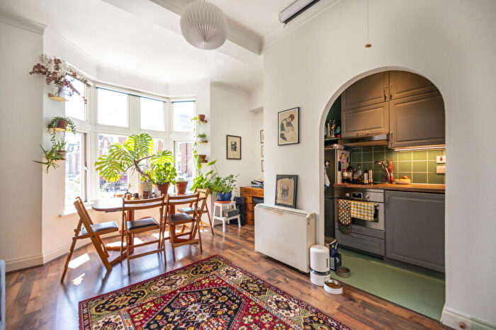1 Bedroom Flat To Rent In St James Apartments, Pretoria Avenue, Walthamstow, London, E17