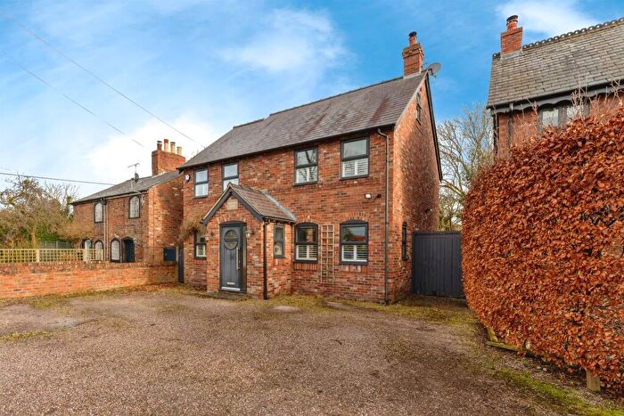 5 Bedroom Detached House For Sale In Long Lane, Saughall, Chester, CH1
