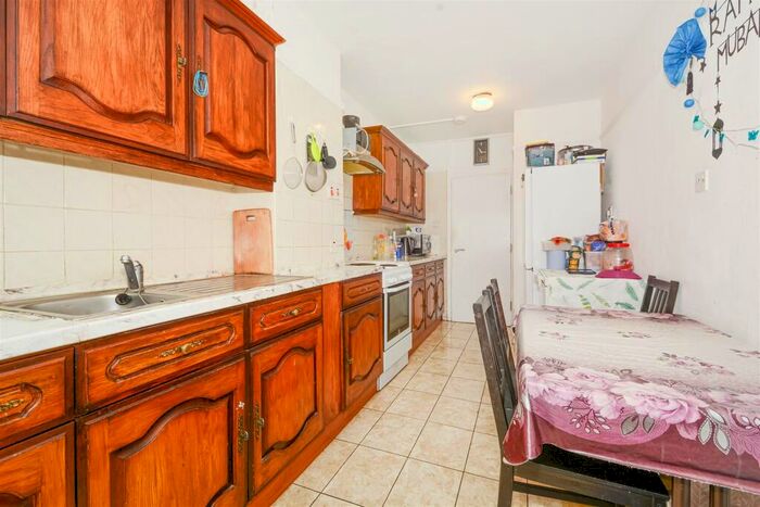 2 Bedroom Flat For Sale In Heathpool House, Brady Street, London, E1