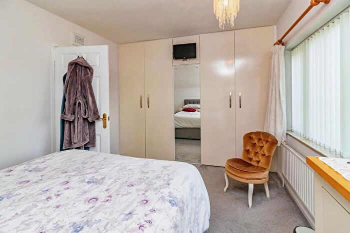 2 Bedroom Bungalow For Sale In Hexton Road, Barton-Le-Clay, Bedford, MK45