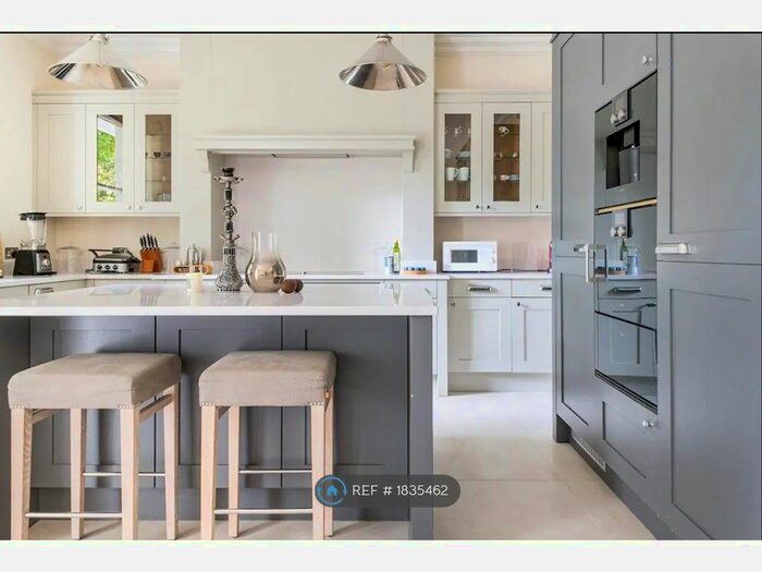 2 Bedroom Flat To Rent In Fitzjohns Avenue, London, NW3