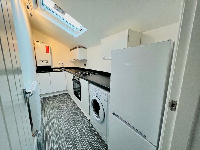 1 Bedroom Flat To Rent In Park Road, Stretford, Manchester, M32