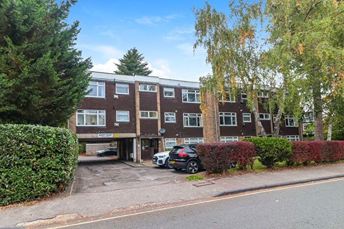 2 Bedroom Flat To Rent In Winton Drive, Croxley Green, WD3