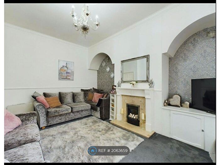 2 Bedroom Terraced House To Rent In Ings Road, Heckmondwike, WF16