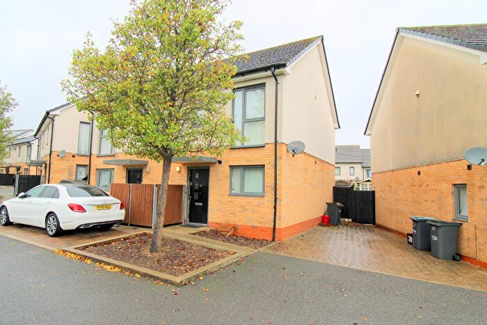 2 Bedroom Semi-Detached House For Sale In Someries Hill, Stopsley, Luton, Bedfordshire, LU2