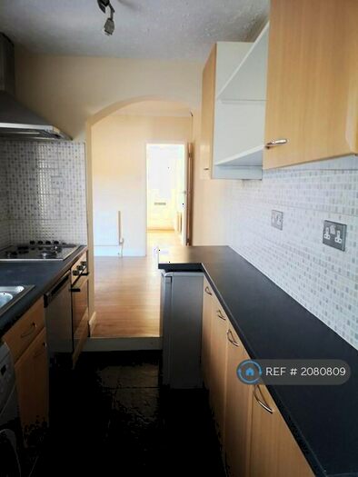 3 Bedroom Terraced House To Rent In Albany Road, Reading, RG30