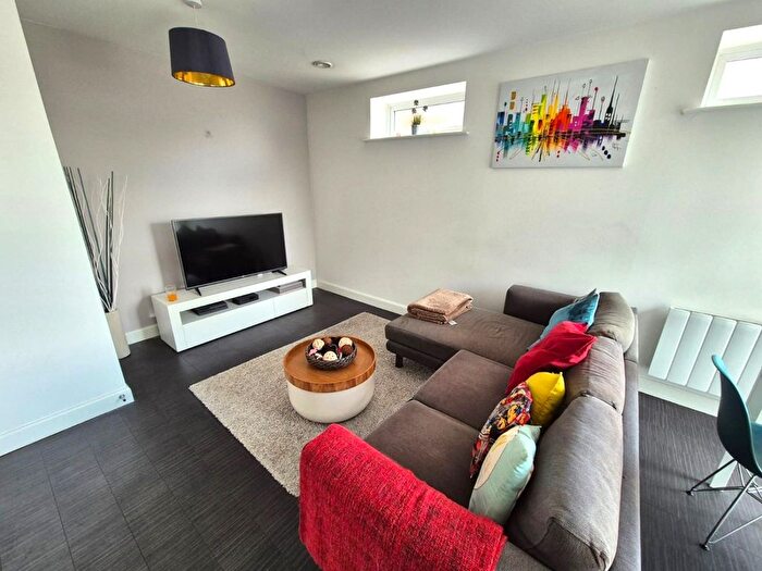 2 Bedroom Flat To Rent In Albers Court, Harrow, HA3