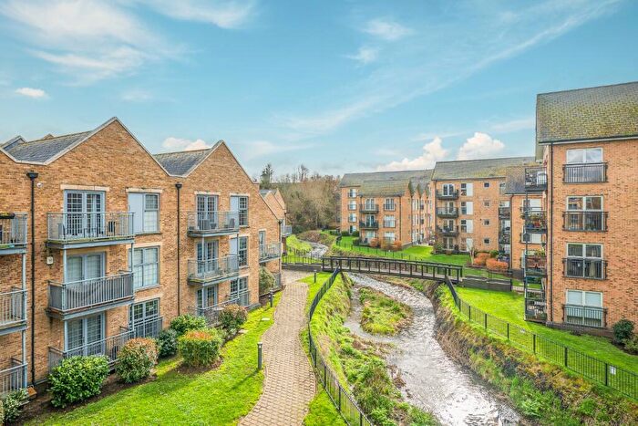 2 Bedroom Apartment For Sale In Esparto Way, South Darenth, Dartford, Kent, DA4