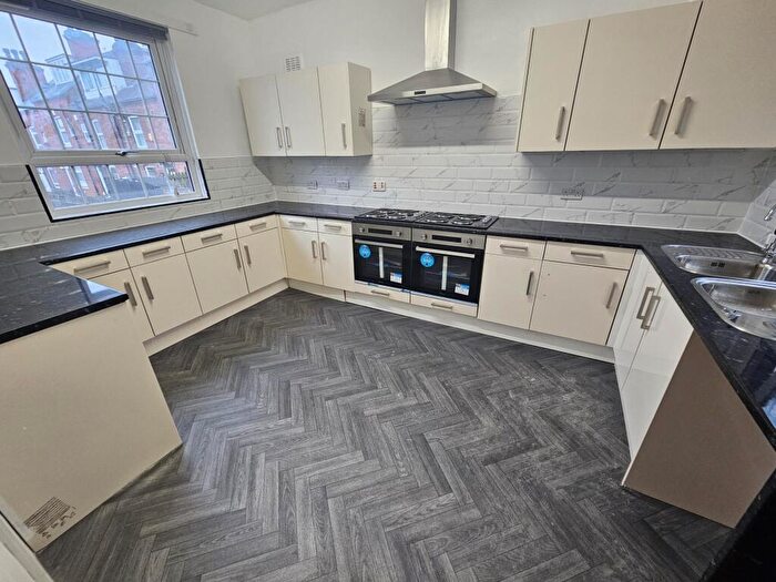 7 Bedroom House To Rent In Inglewood Terrace, Leeds, LS6