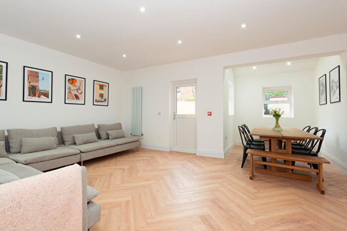 6 Bedroom Terraced House To Rent In Blantyre Road, Liverpool, Merseyside, L15