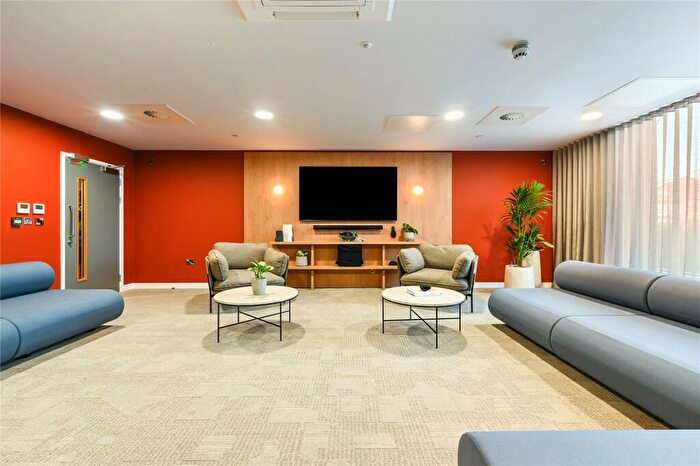 1 Bedroom Apartment To Rent In Spinners Yard, Spinners Lane, LS7