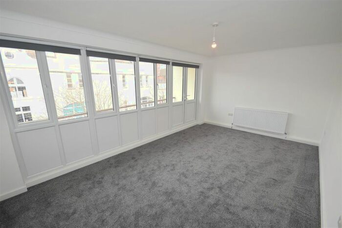 2 Bedroom Flat To Rent In Charlotte Street, Portsmouth, PO1