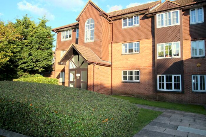 1 Bedroom Flat To Rent In Waverley Road, Enfield, EN2