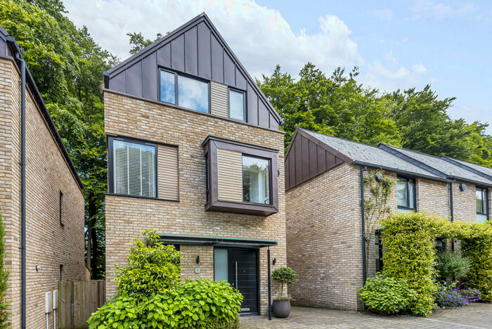 4 Bedroom Detached House To Rent In Chilbolton Avenue, Winchester, SO22