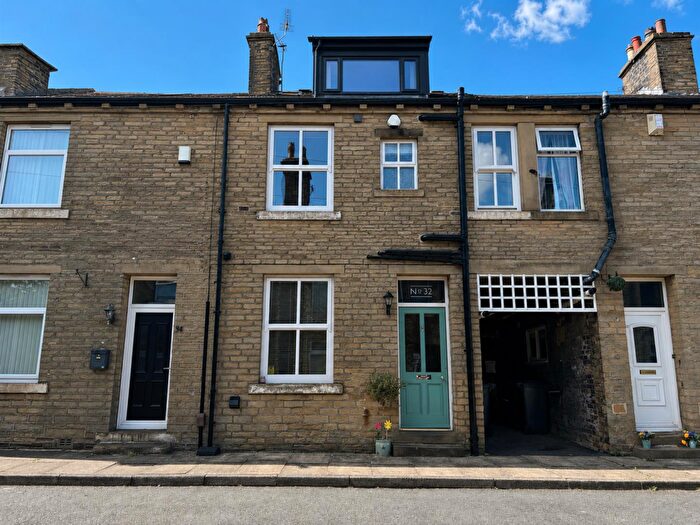2 Bedroom Terraced House For Sale In York Street, Queensbury, Bradford, BD13
