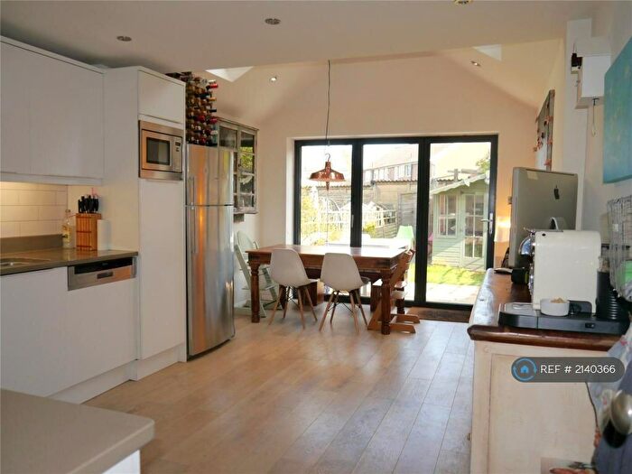 4 Bedroom Terraced House To Rent In Lucan Road, Barnet, EN5