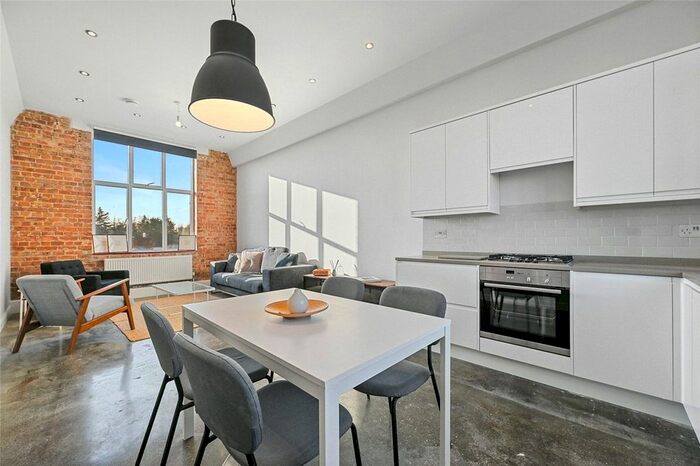 2 Bedroom Flat To Rent In Stanley Gardens, London, W3