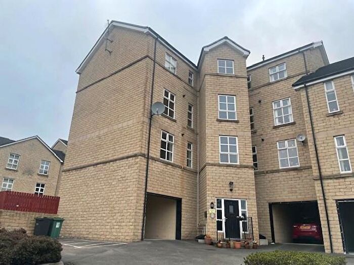 2 Bedroom Apartment To Rent In Flat, , Woodsley Fold, Thornton, Bradford, BD13
