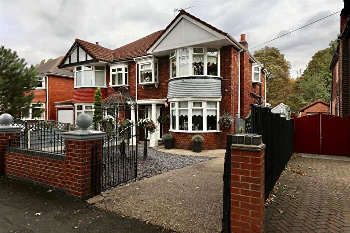 3 Bedroom Semi-Detached House For Sale In Wolfreton Lane, Willerby, Hull, HU10