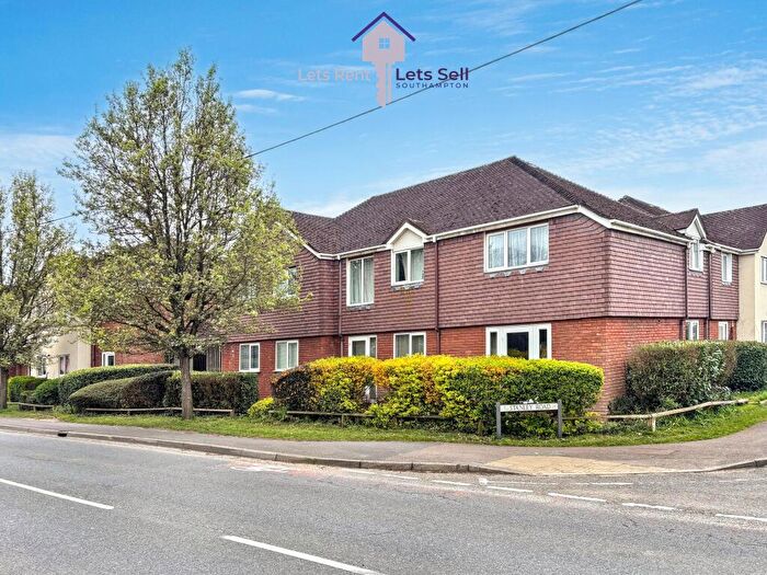 2 Bedroom Flat To Rent In Royston Court, SO40