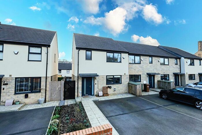 3 Bedroom End Of Terrace House For Sale In Park Meadow Lane, Farnley, Leeds, West Yorkshire, LS12