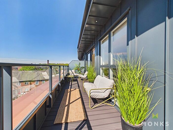 2 Bedroom Flat For Sale In Penthouse, Old Coleham Court, Shrewsbury, SY3