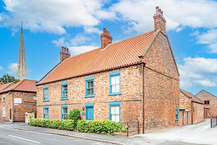 6 Bedroom Detached House For Sale In Main Street, Hemingbrough, North Yorkshire, YO8