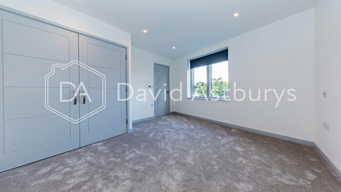 3 Bedroom Apartment To Rent In Bhail Mansions, Creighton Avenue, Muswell Hill, London, N10