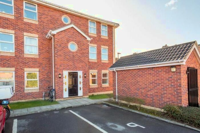 2 Bedroom Flat To Rent In Barbican Mews, York, YO10
