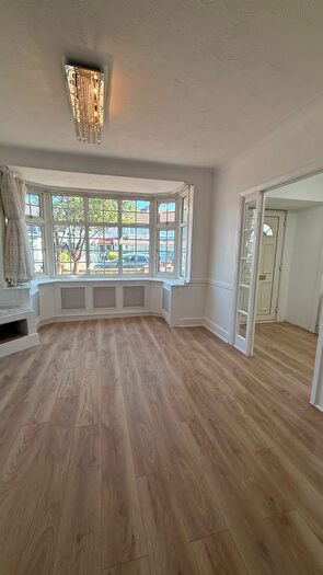 3 Bedroom End Of Terrace House To Rent In Longfield Avenue, Enfield, EN3