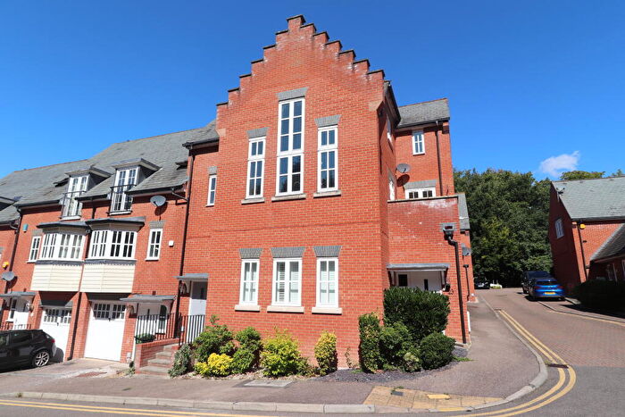 3 Bedroom Apartment To Rent In Clements Park, CM14