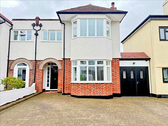 4 Bedroom Semi-Detached House For Sale In Marine Estate, Leigh On Sea, SS9