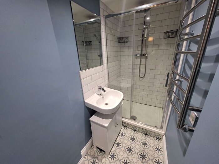 2 Bedroom Flat To Rent In Albert Road, Southside, Glasgow, G42