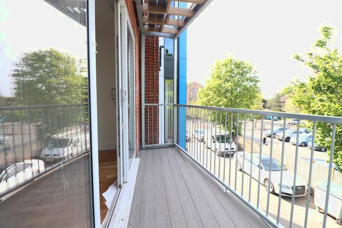 1 Bedroom Flat To Rent In High Street, West Wickham, BR4