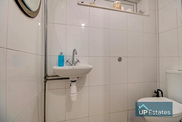 4 Bedroom Detached House For Sale In Grasscroft Drive, Cheylesmore, Coventry, CV3