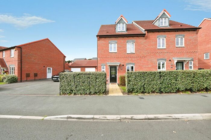 4 Bedroom Semi Detached House For Sale In Emes Road, Wingerworth, Chesterfield, S42